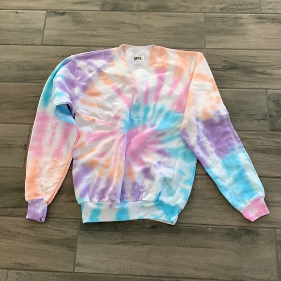 BFFs & babes tie-dye crewneck pull over sweatshirt - Picture 1 of 4